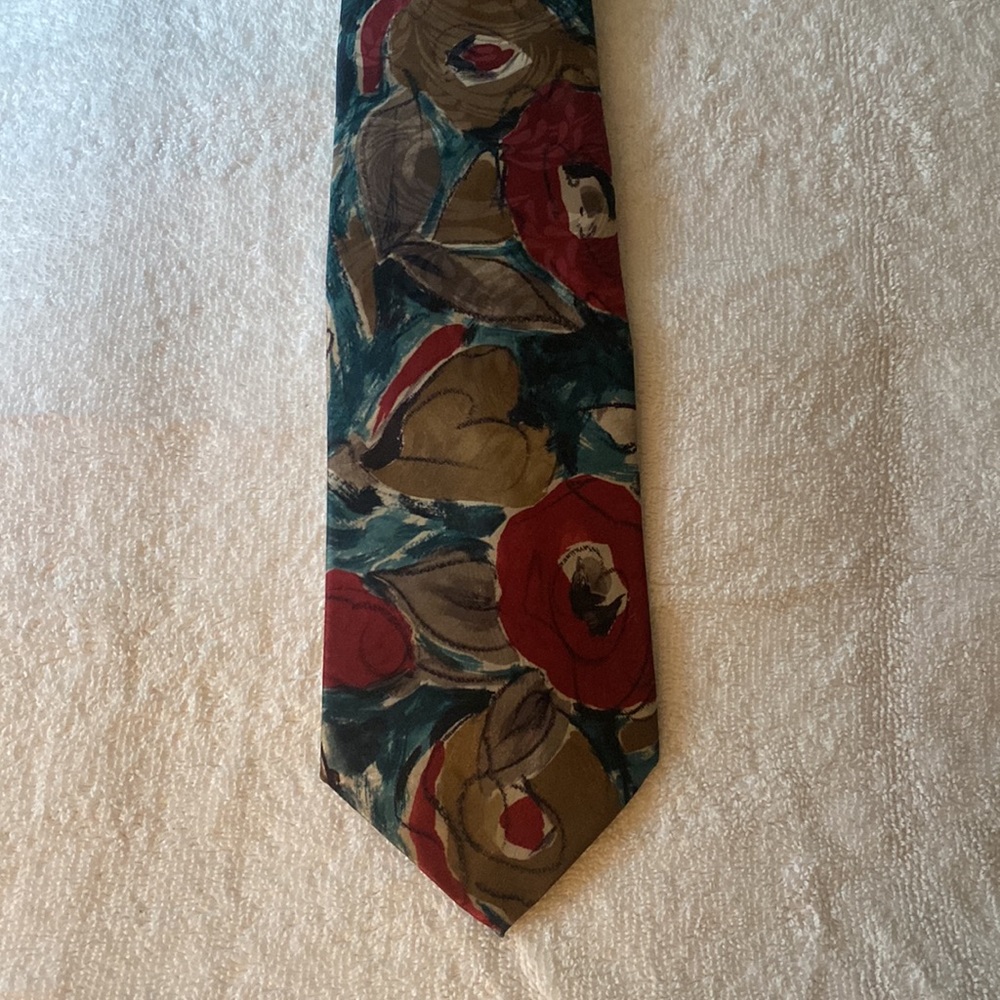 Tie - Picture 3 of 4